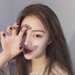 章子怡晒两个女儿照片，网友：大女儿和私下差别太大